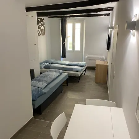 Renovated In The Heart Of The Old Town Apartamento